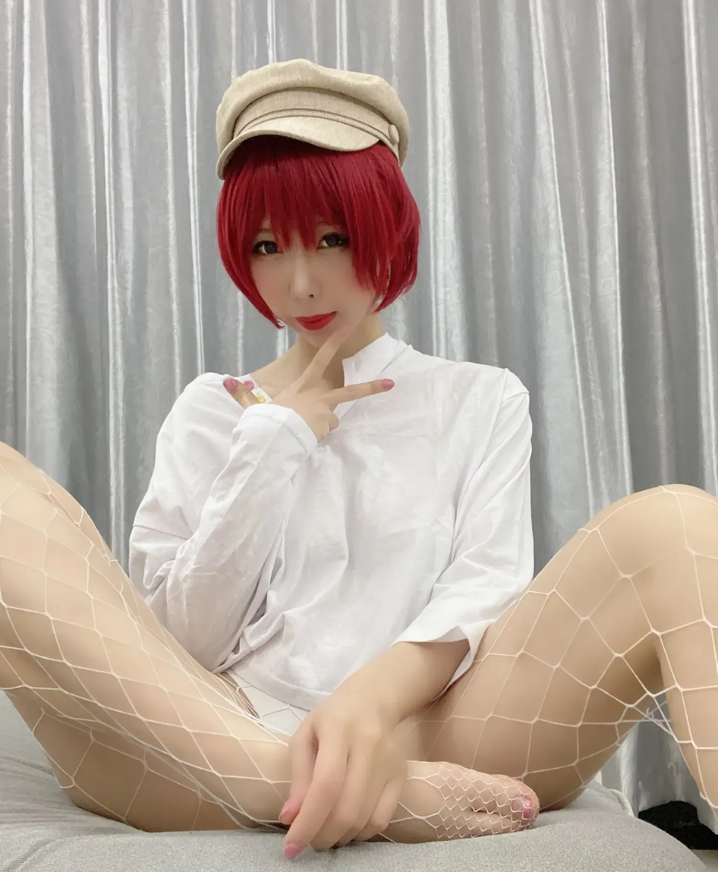鹿野希 红发白网袜