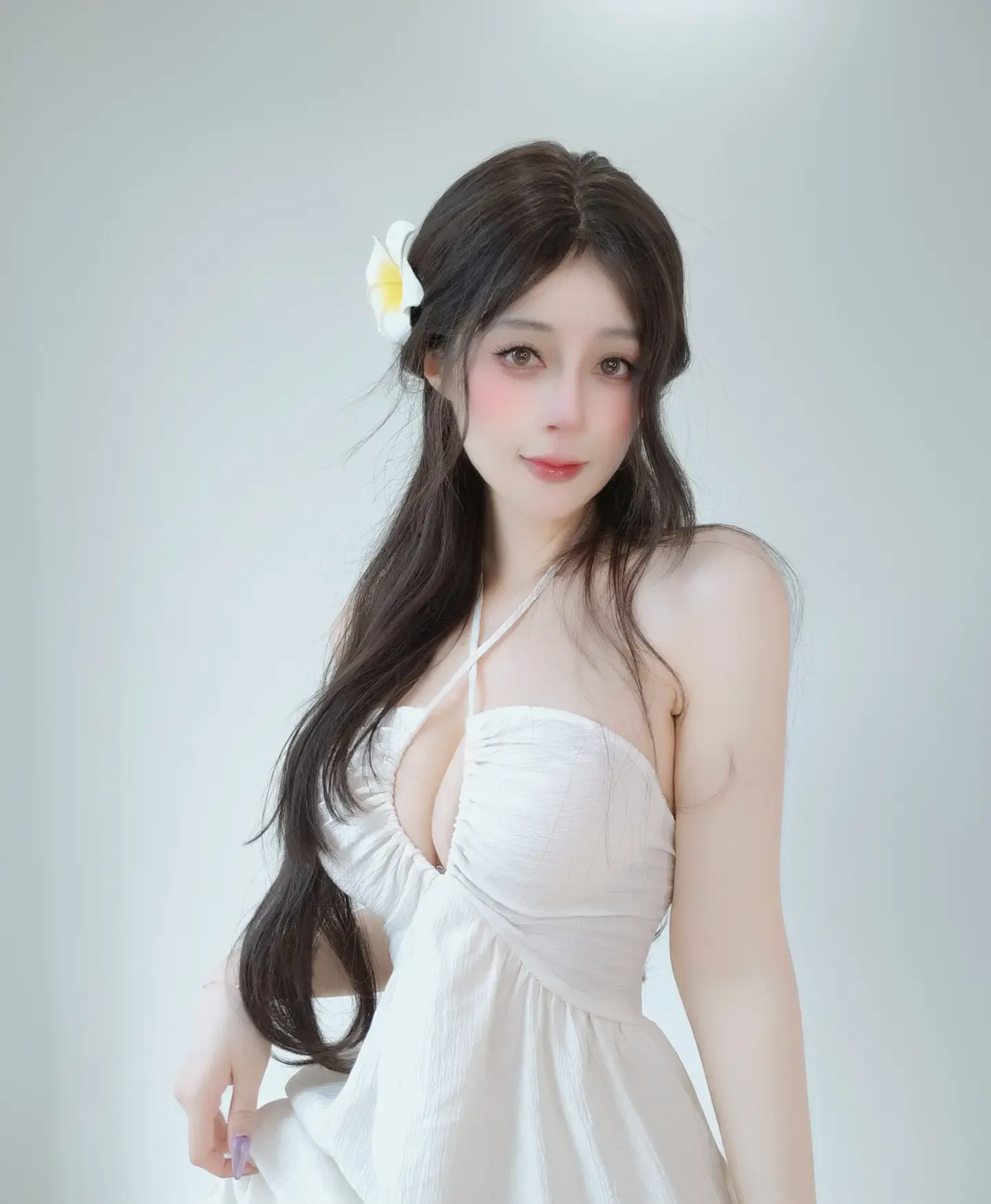 白银81 Fantia 202509 白いワンピースの彼女