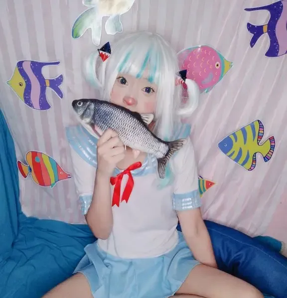 PlebitaChan Gura seifuku