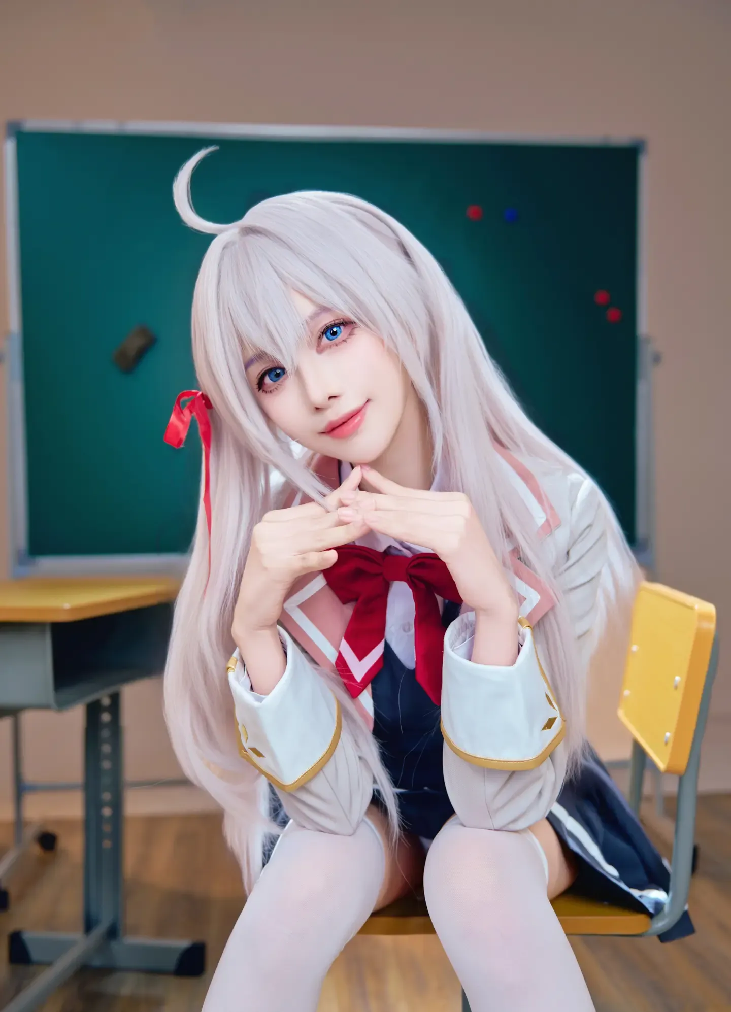 Shika小鹿鹿 不时轻声地以俄语遮羞的邻座艾莉同学 艾莉同学
