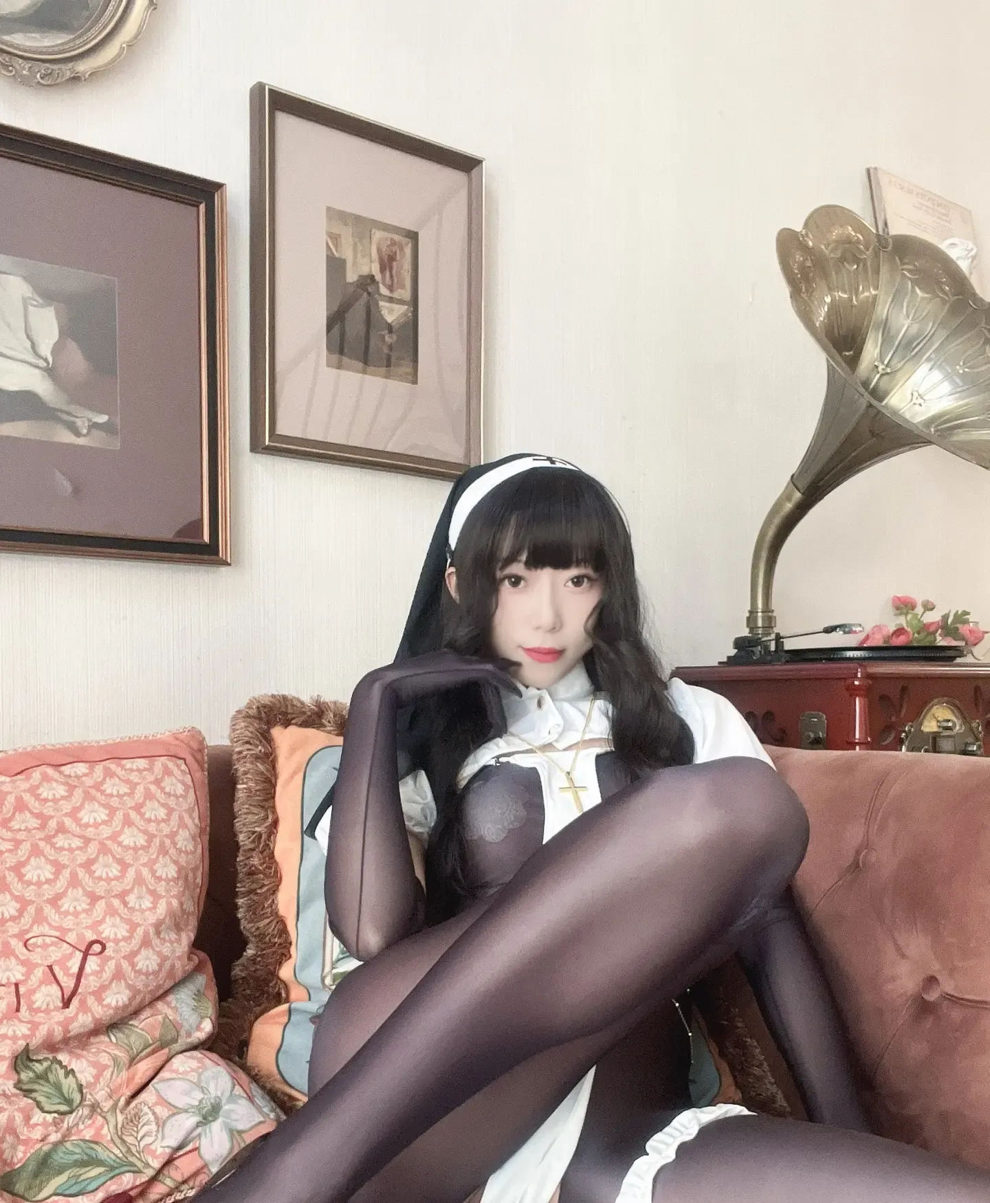Money冷冷 修女