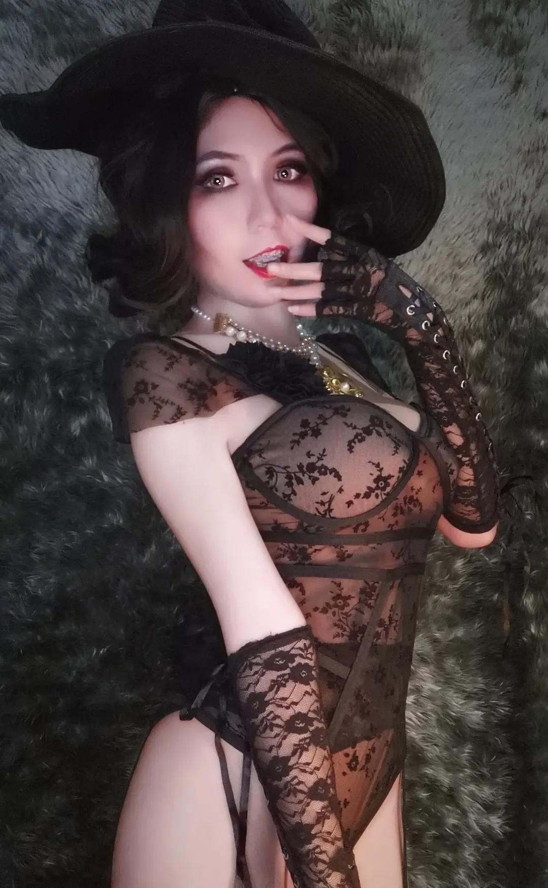 lMusicl Lady Dimitrescu