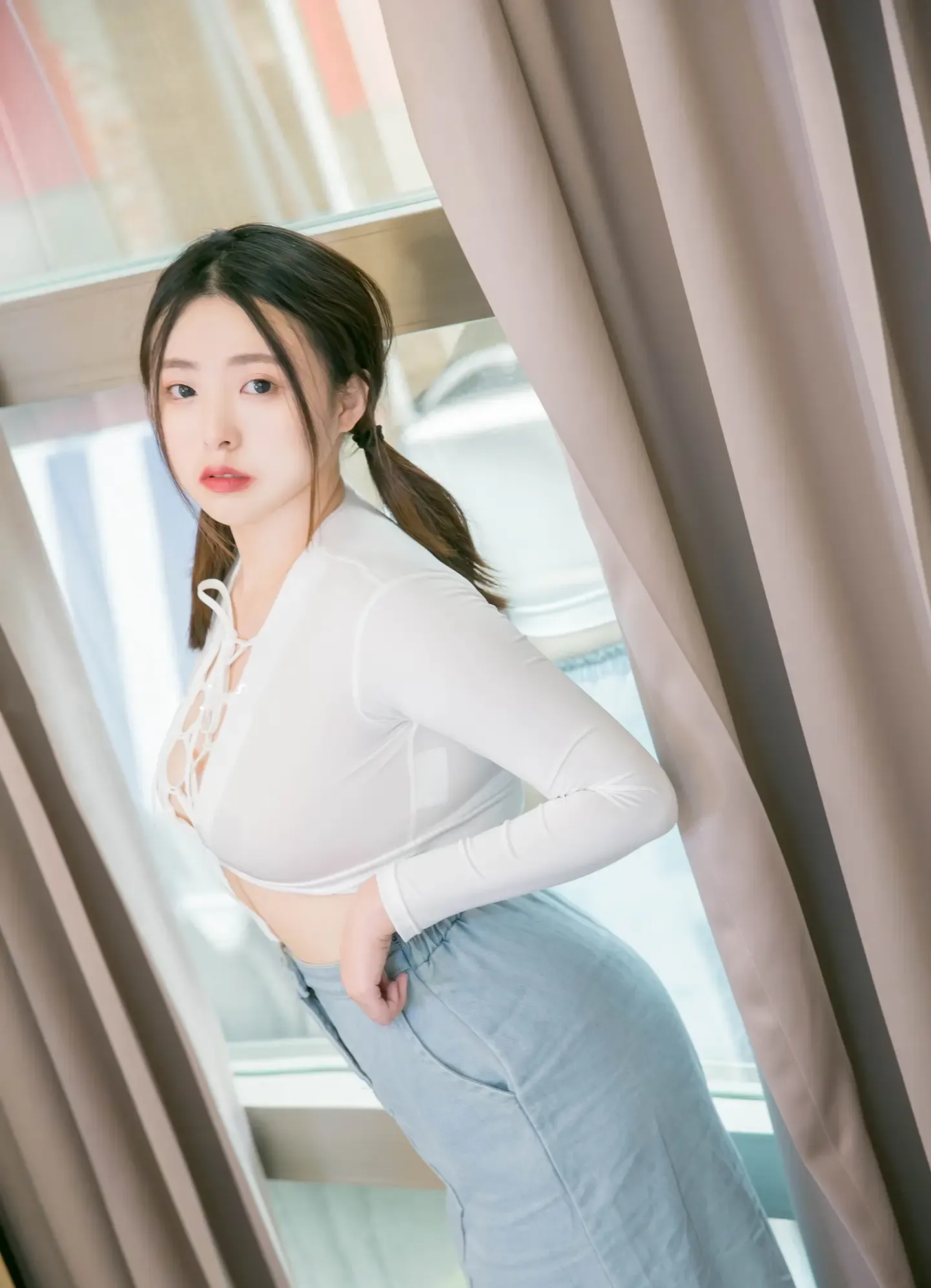 黏黏 巨乳団地少女