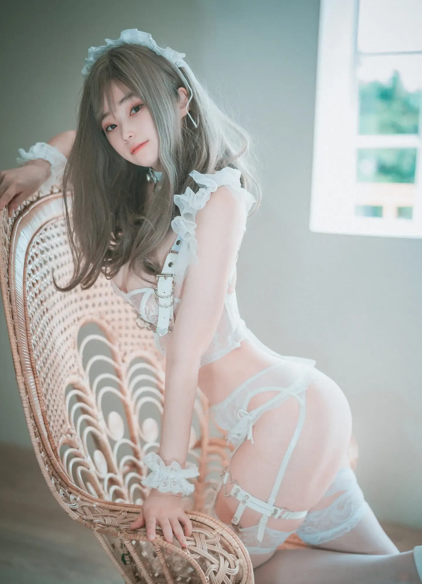Bambi 밤비 DJAWA Reine de Blanc