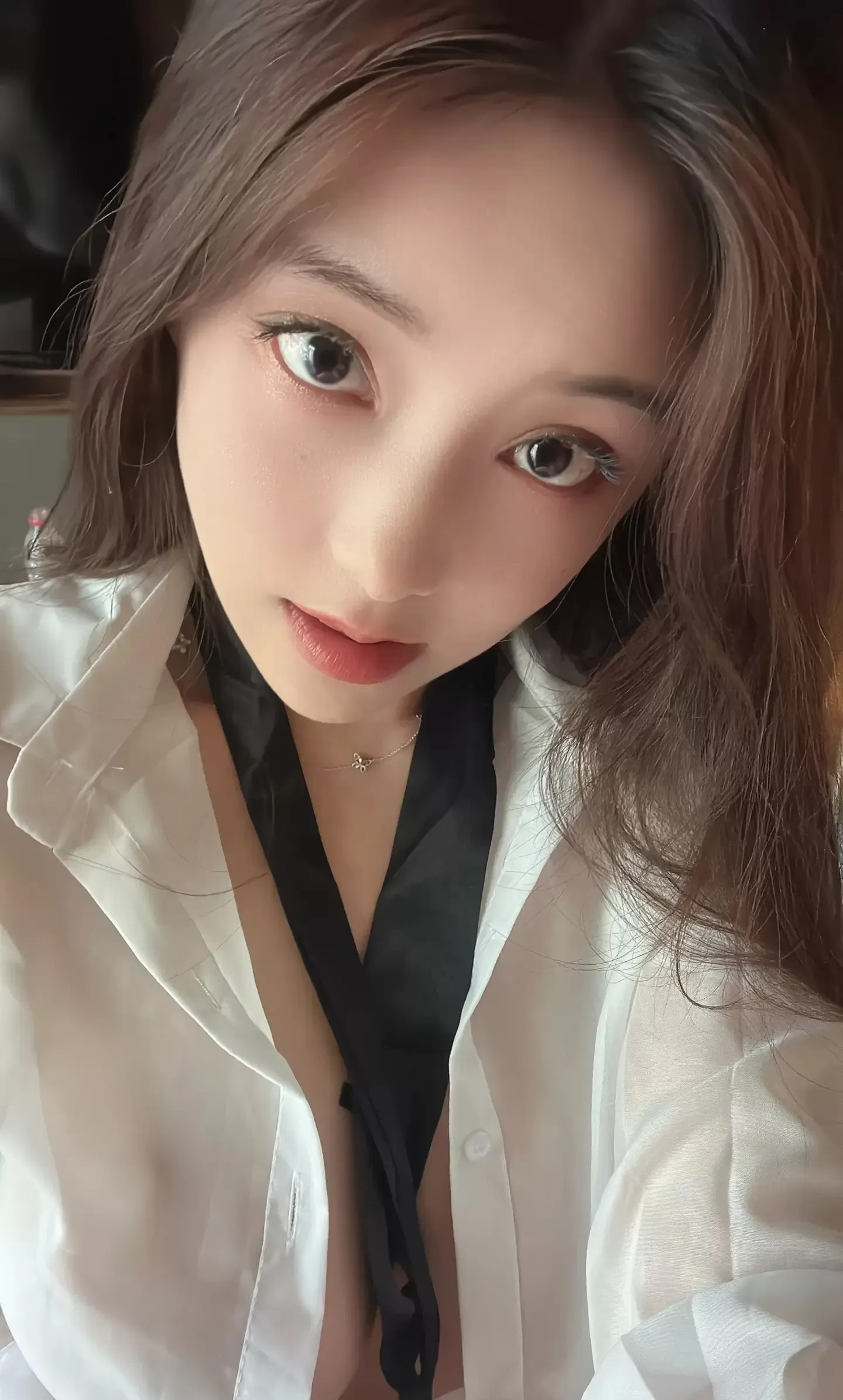奶雯 秘书制服诱惑