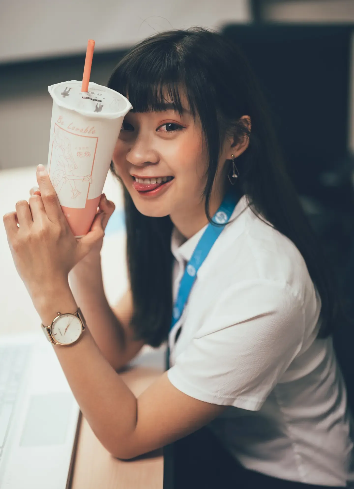若颖 Office lady