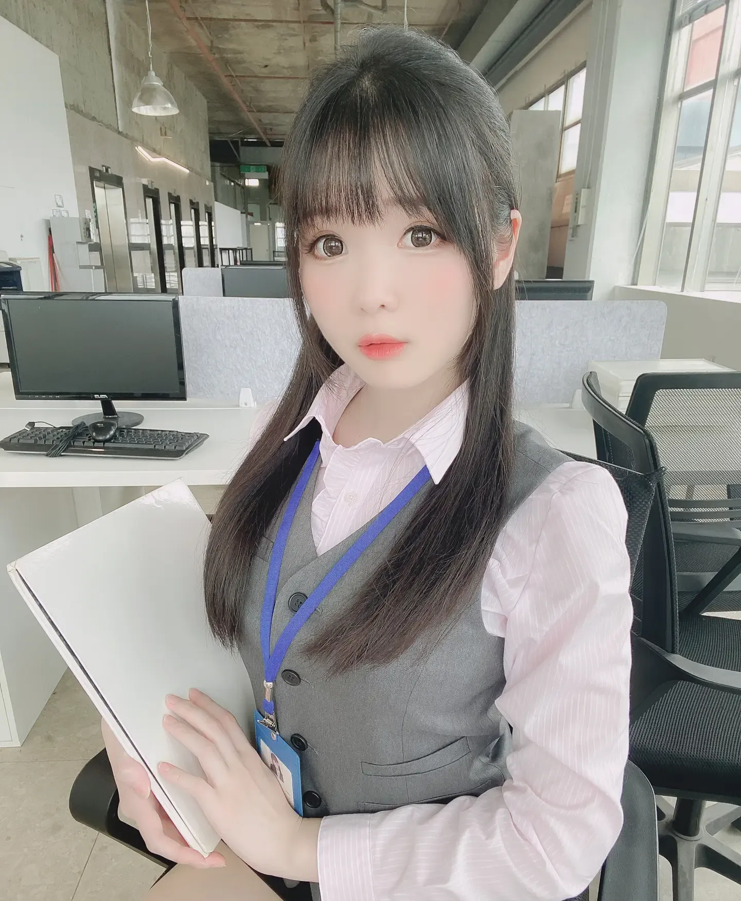 霜月shimo Fantia 2022年08月 新入社員しもちゃん