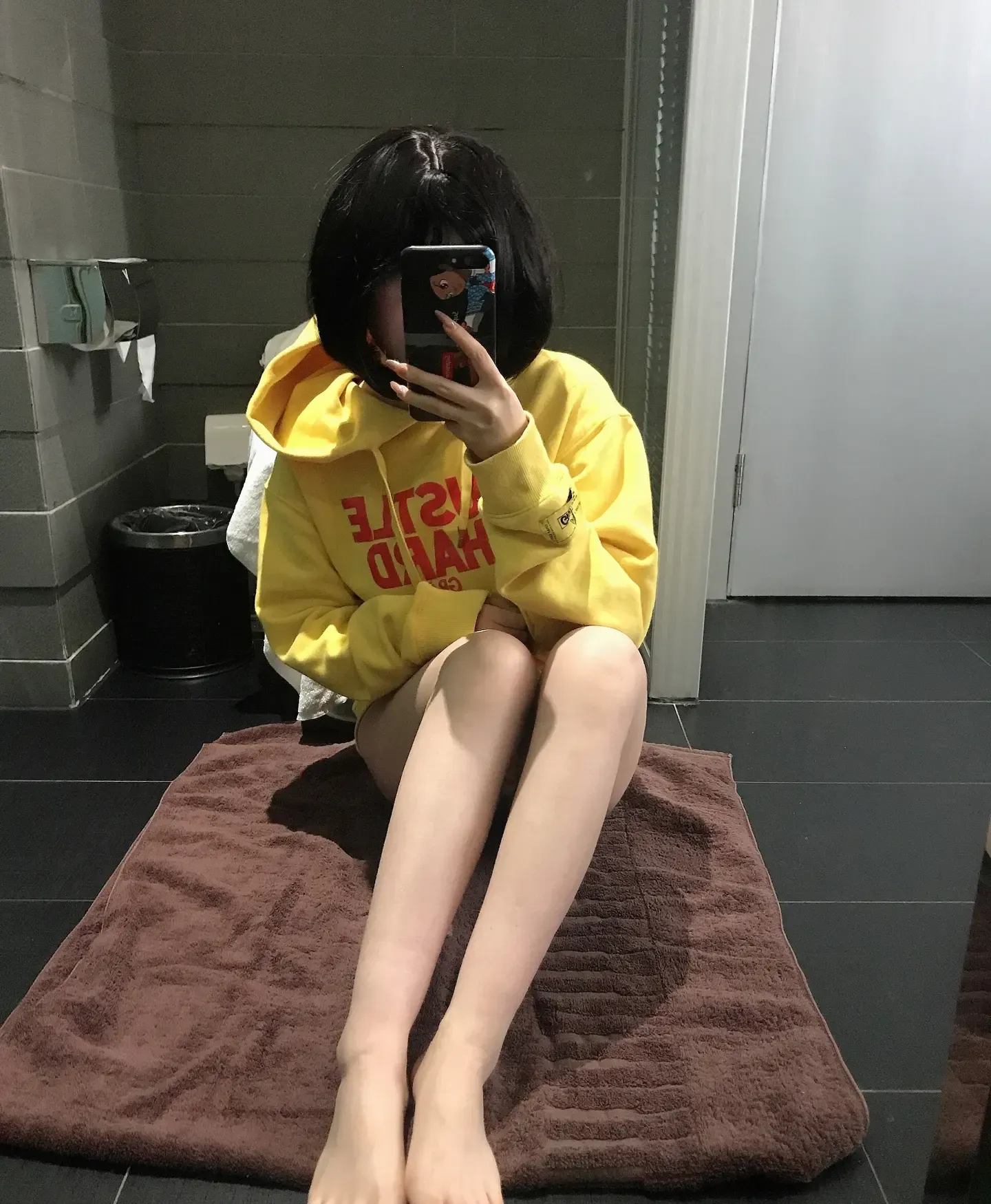 小稚九酱 黄色卫衣