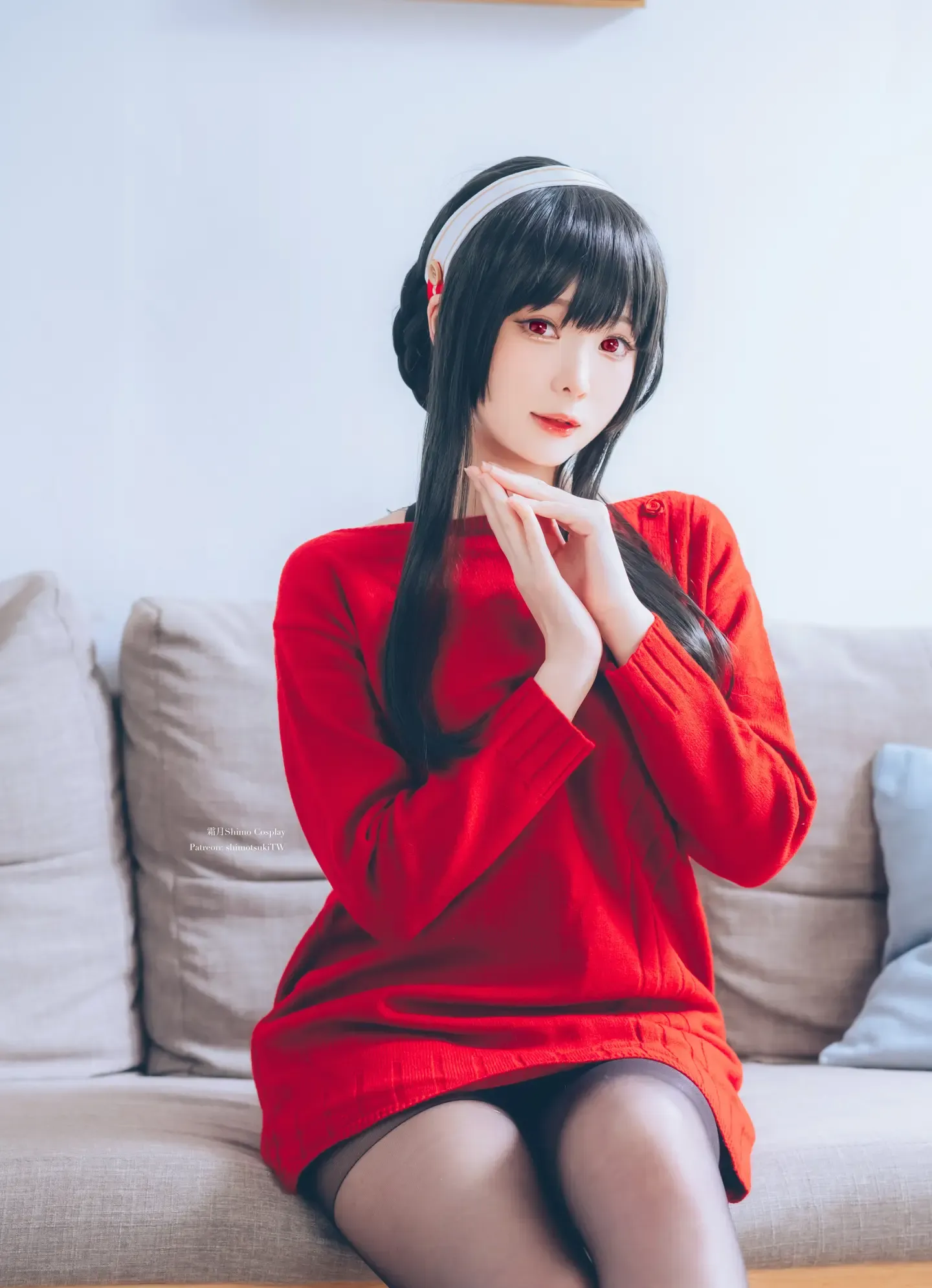 霜月shimo Yor Forger Red Sweater