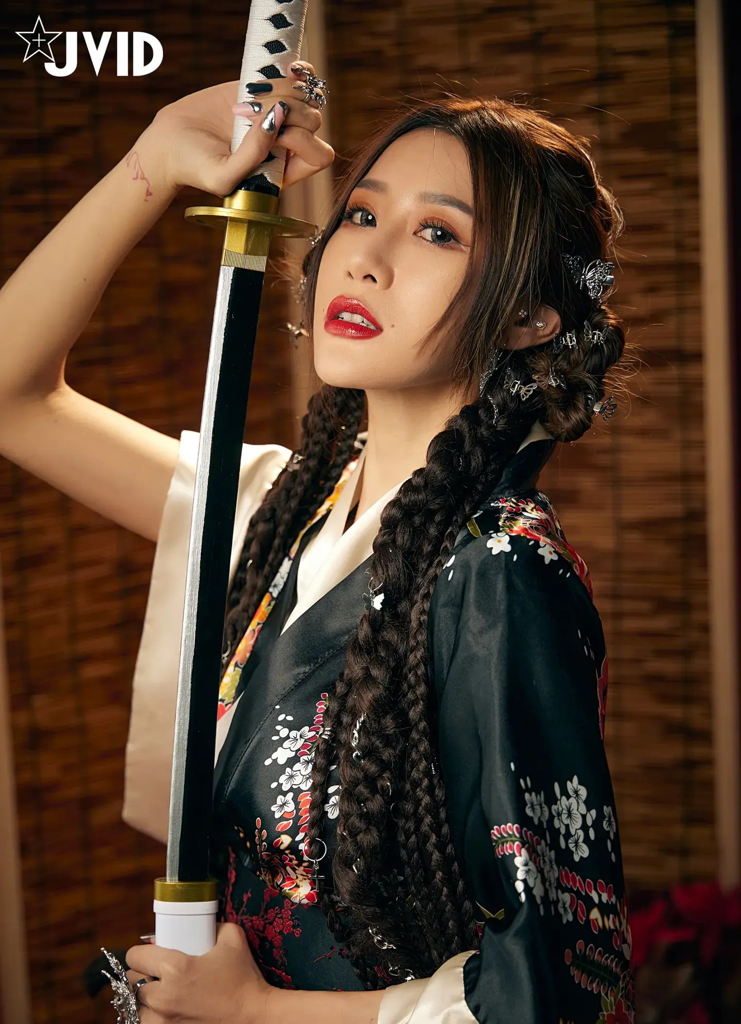 Lara 囍媚娘