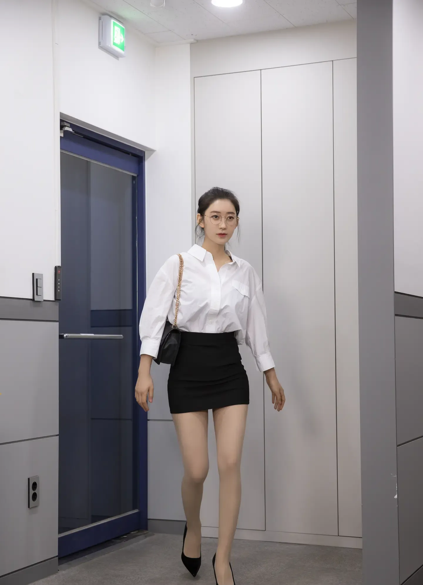 LeeHa BUNNY A lady in the office Series1 Interview