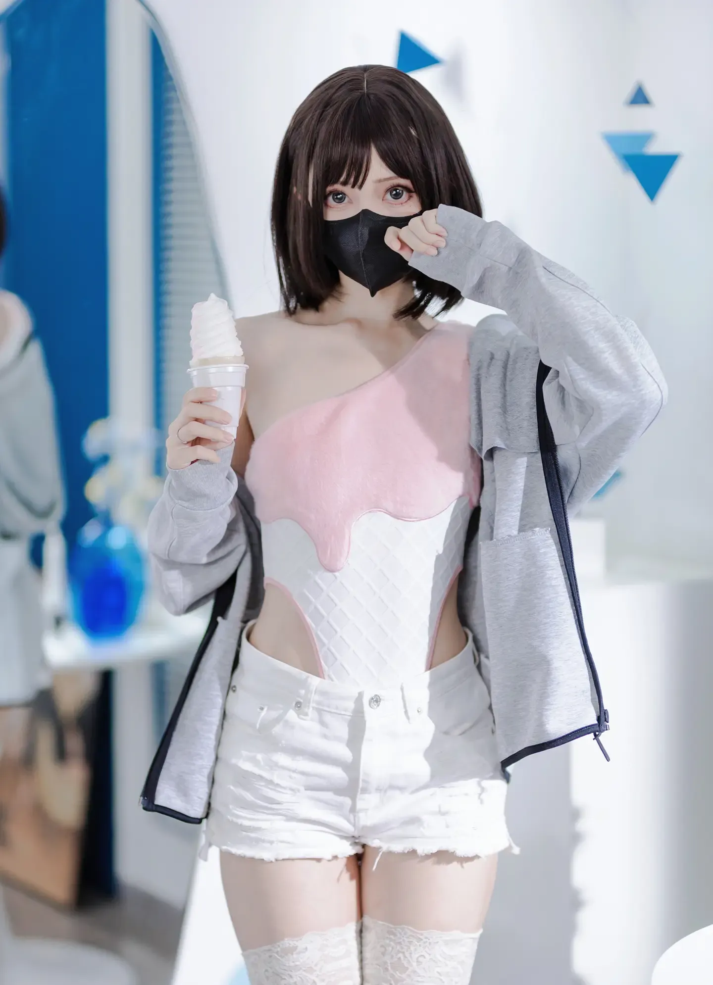 洛桑w伊梓 甜筒