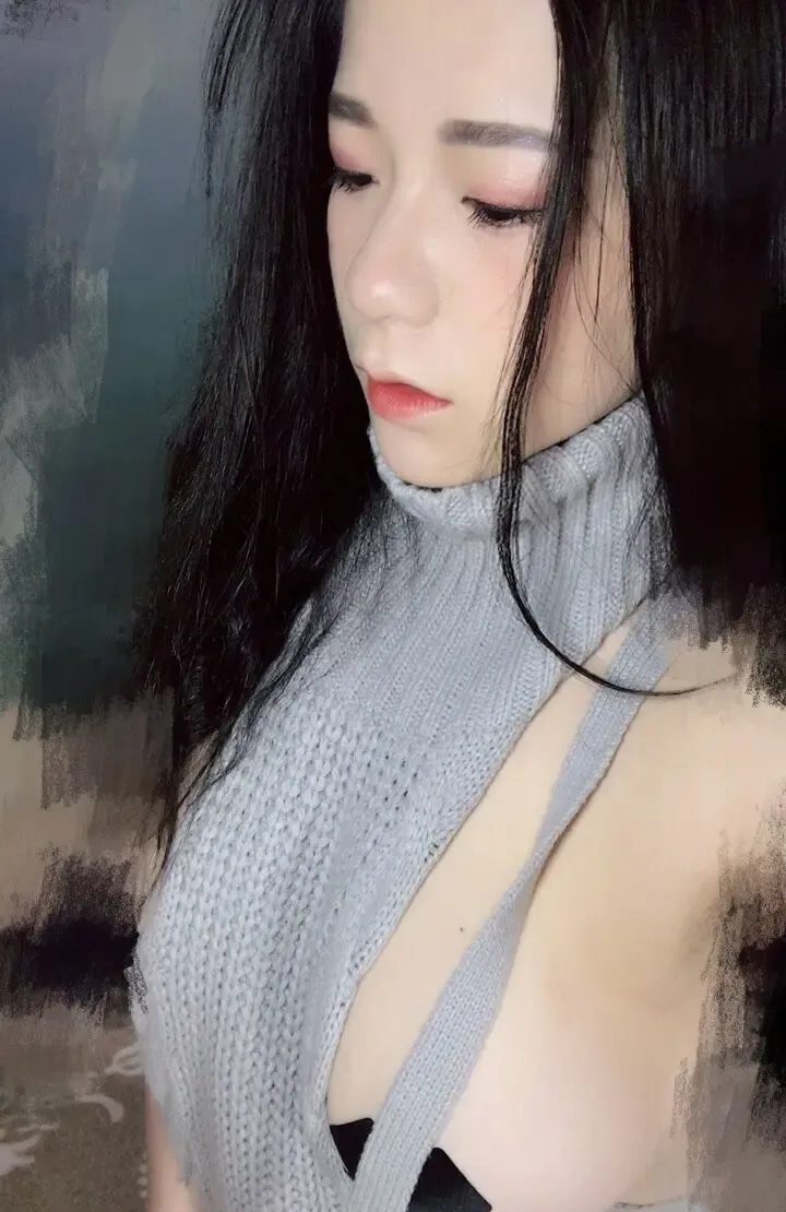 奶兔biubiu 露背毛衣
