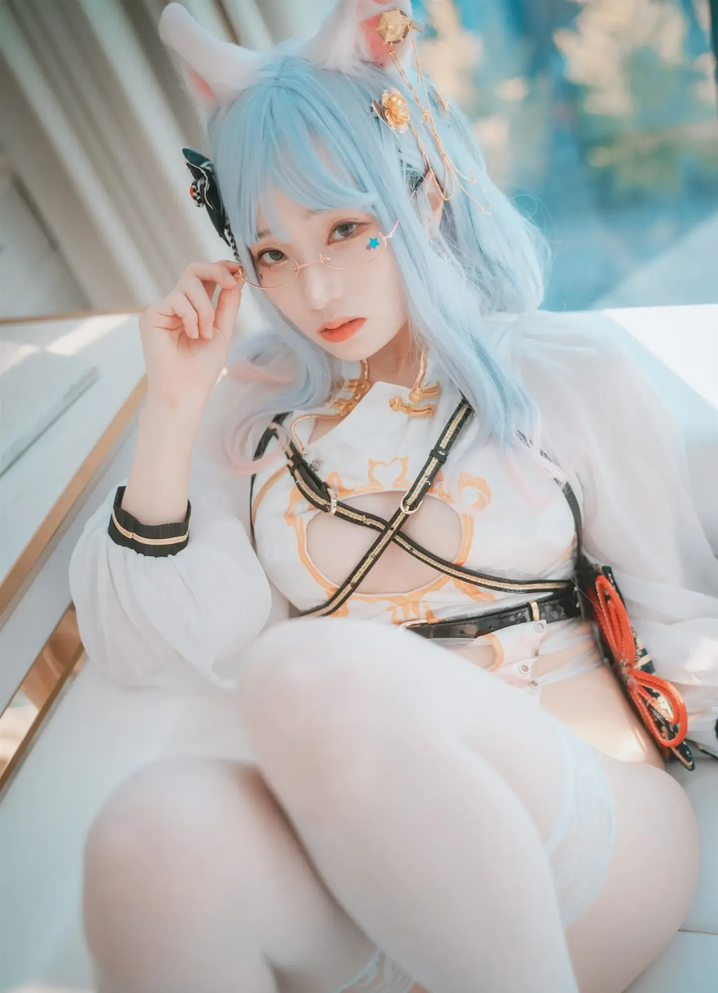 Bambi 밤비 DJAWA Le Chat Porte un Qípáo