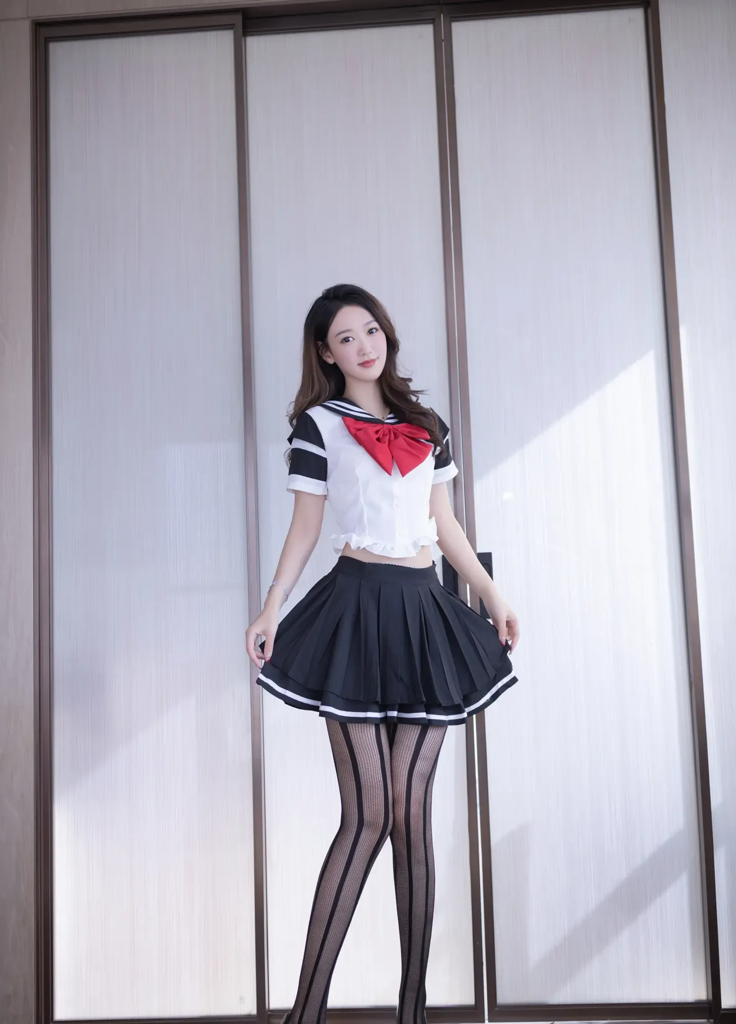 唐安琪 性感黑色短裙