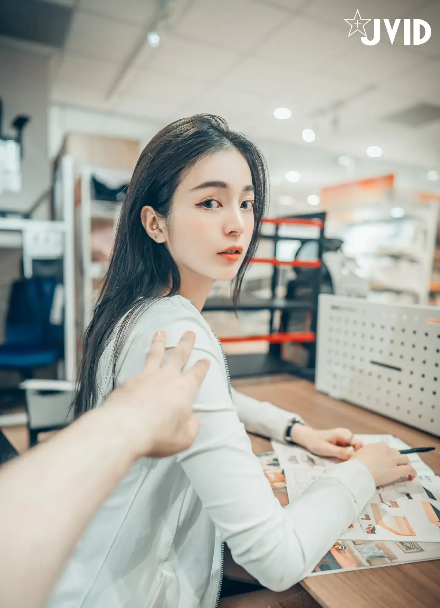 辰辰 我的暴露狂女同事