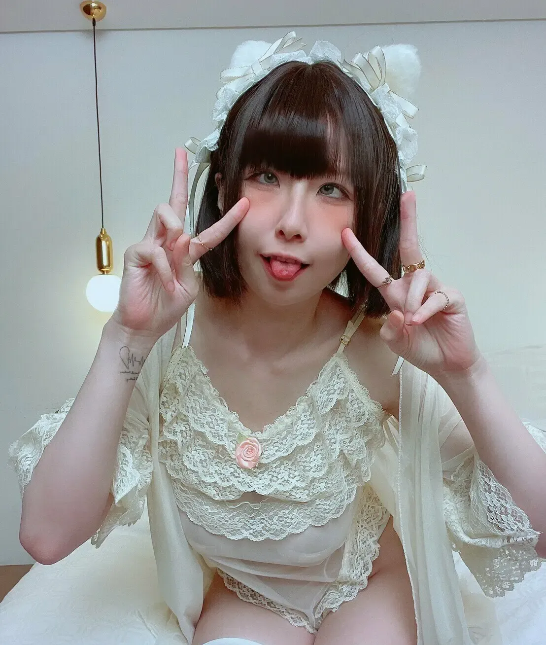 黎菲儿 OnlyFans 薄纱睡袍