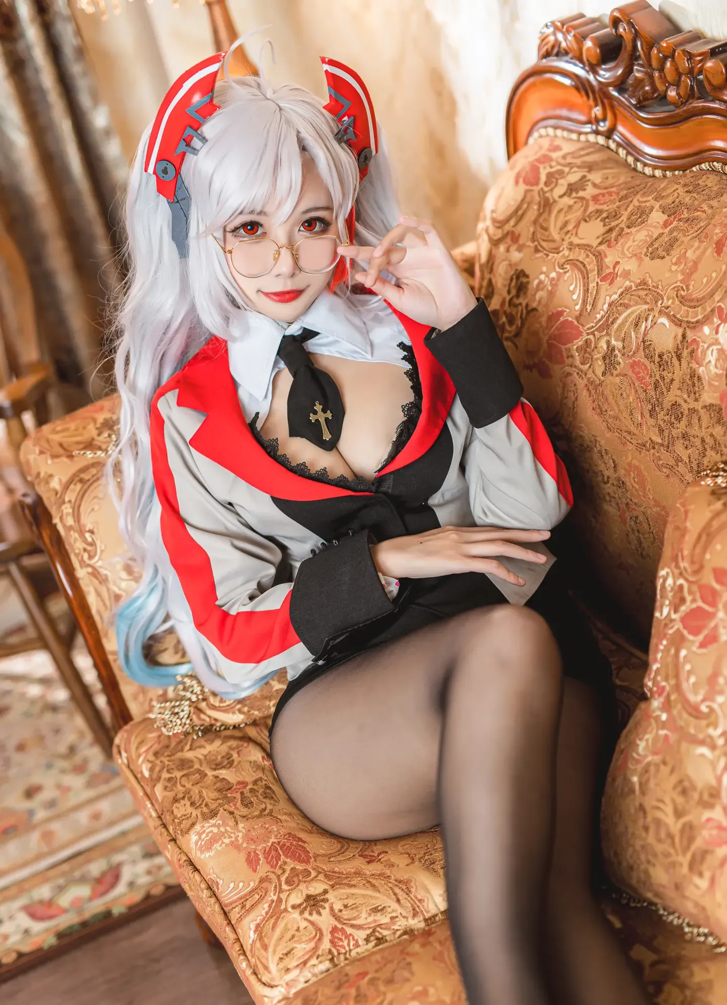 Momoko葵葵 欧根 教师