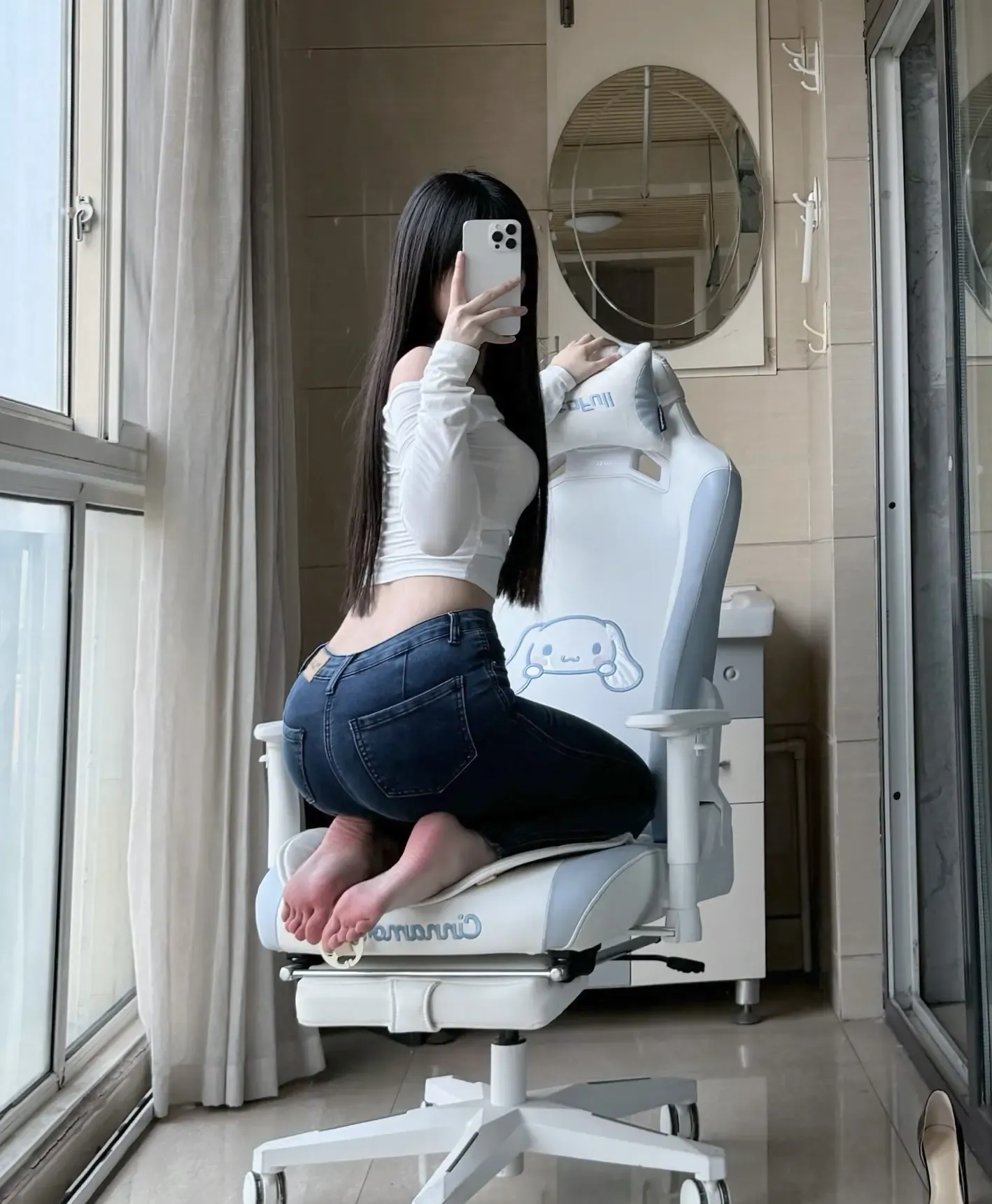 不可爱羚 牛仔裤