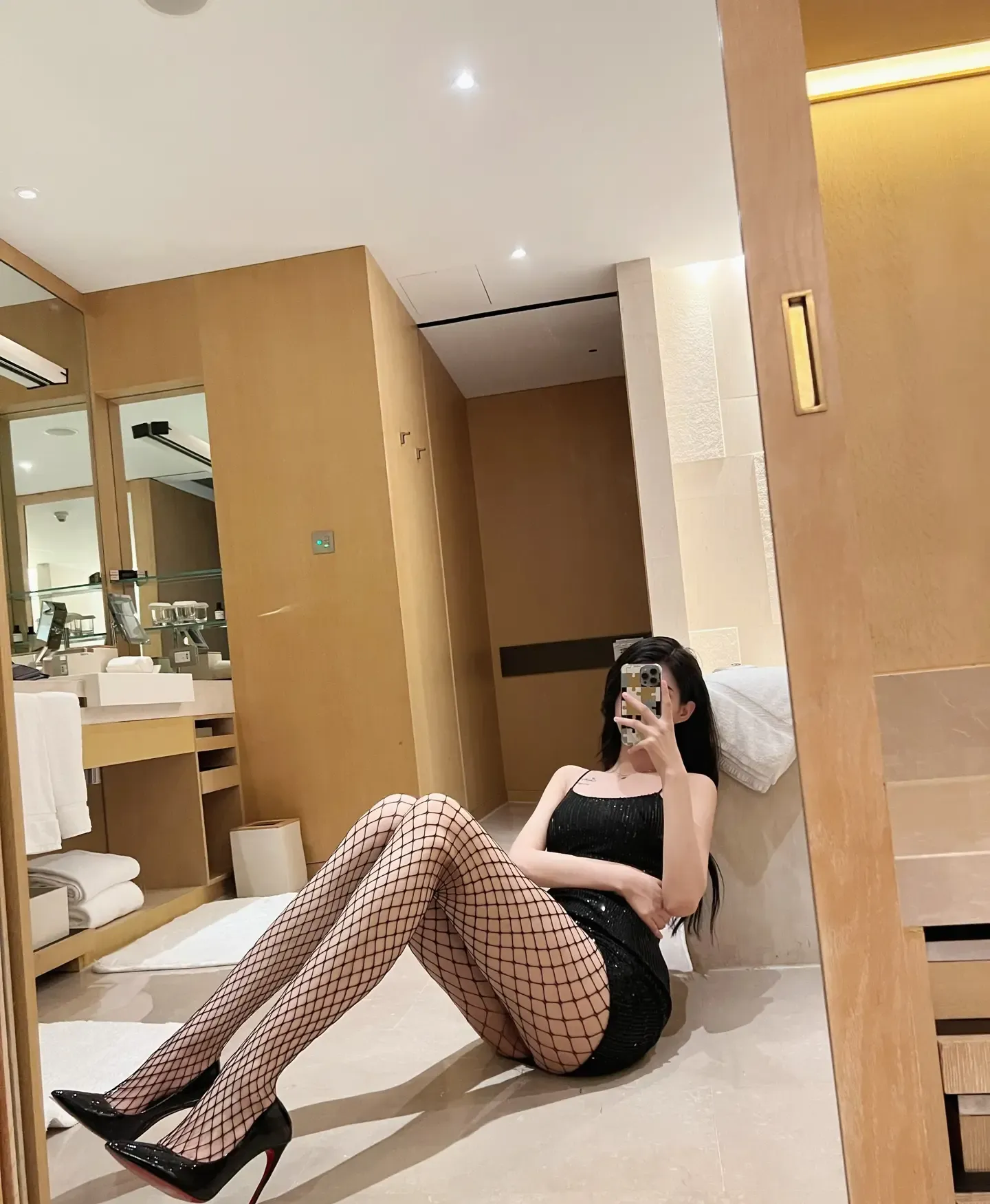 葛征 黑丝网洞袜加超好看抹胸装