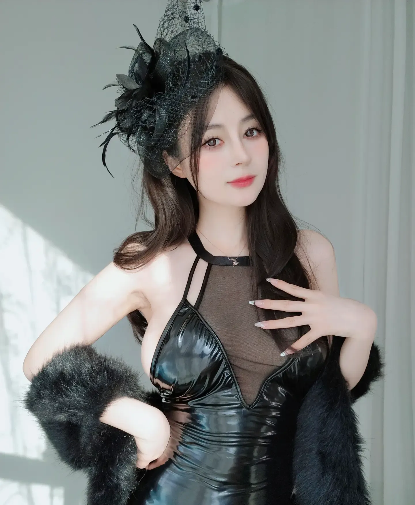 白银81 Fantia 202403 黒いドレス