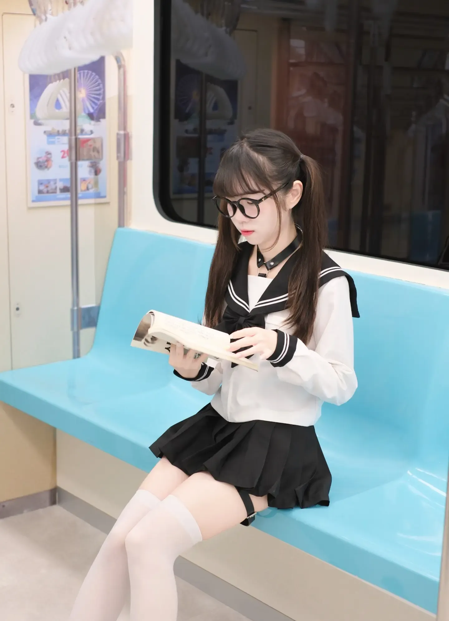 可可小白兔 電車上の女高中生