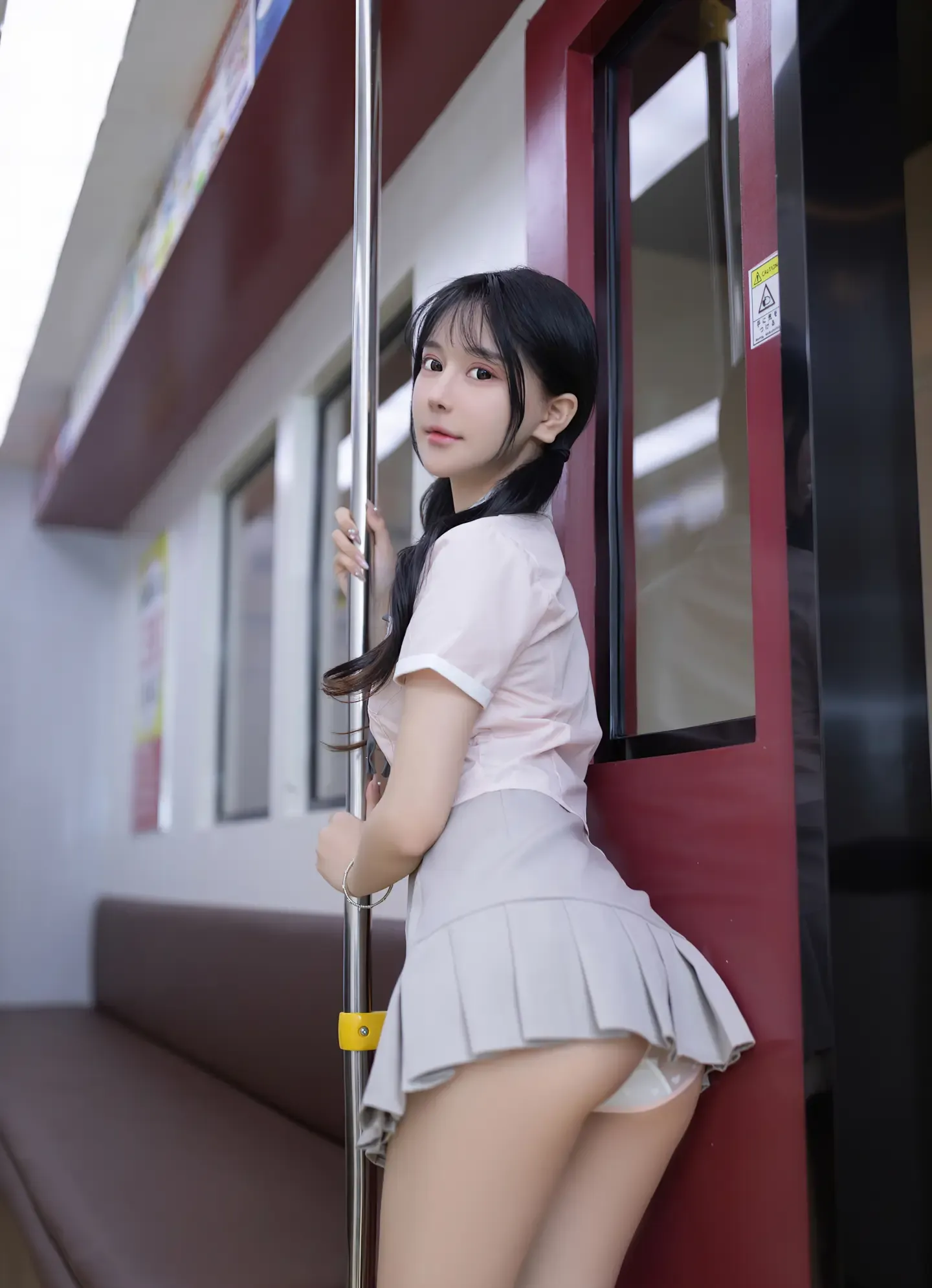 幼幼 谢小蒽 XiuRen秀人网 2024.05.10 No.8515 制服列车