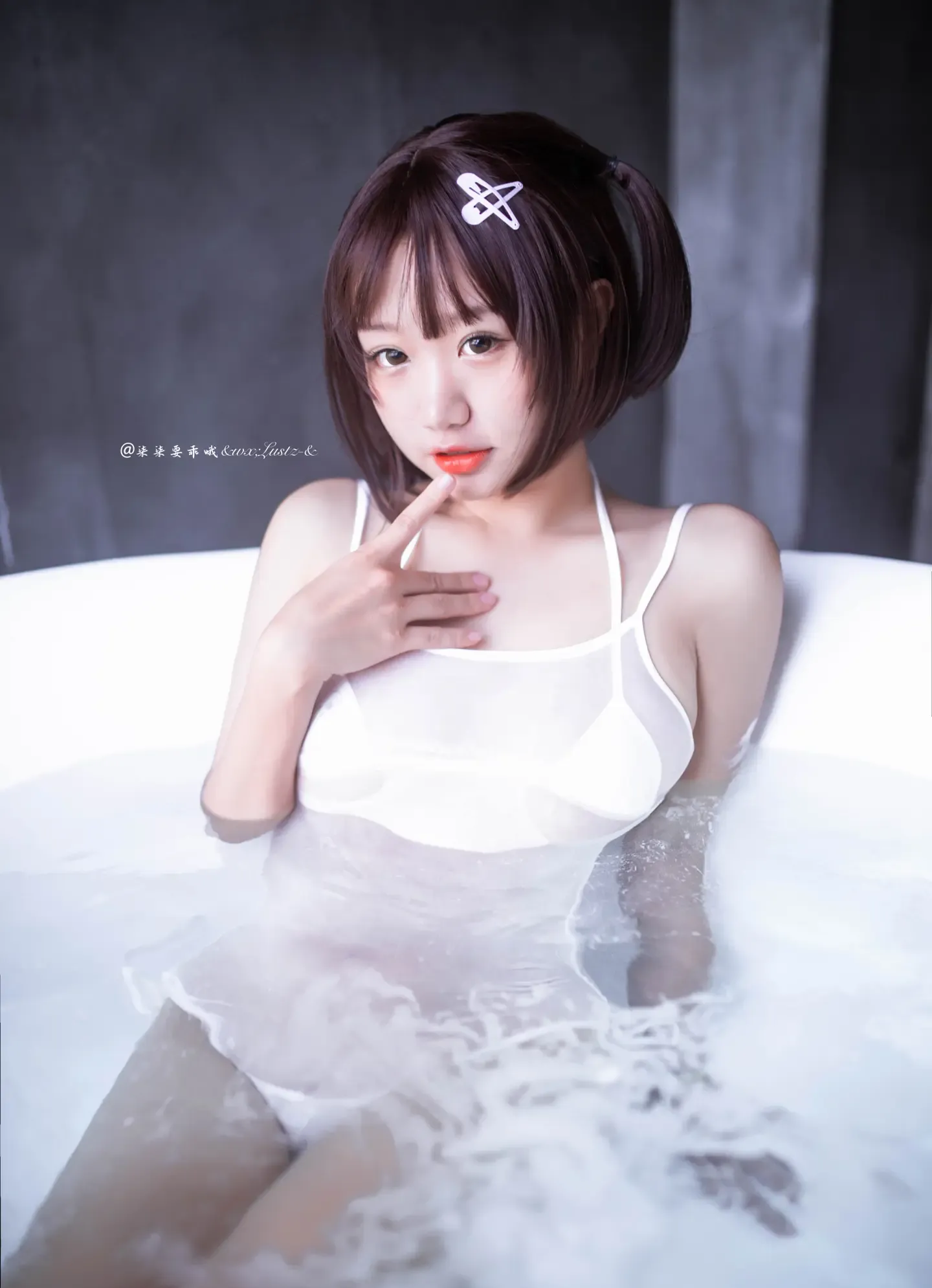 柒柒不可爱 激凸死库水X白色Spa