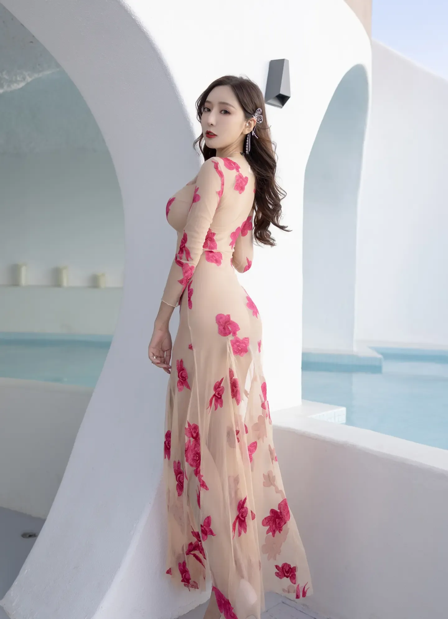 王馨瑶 透视大红花