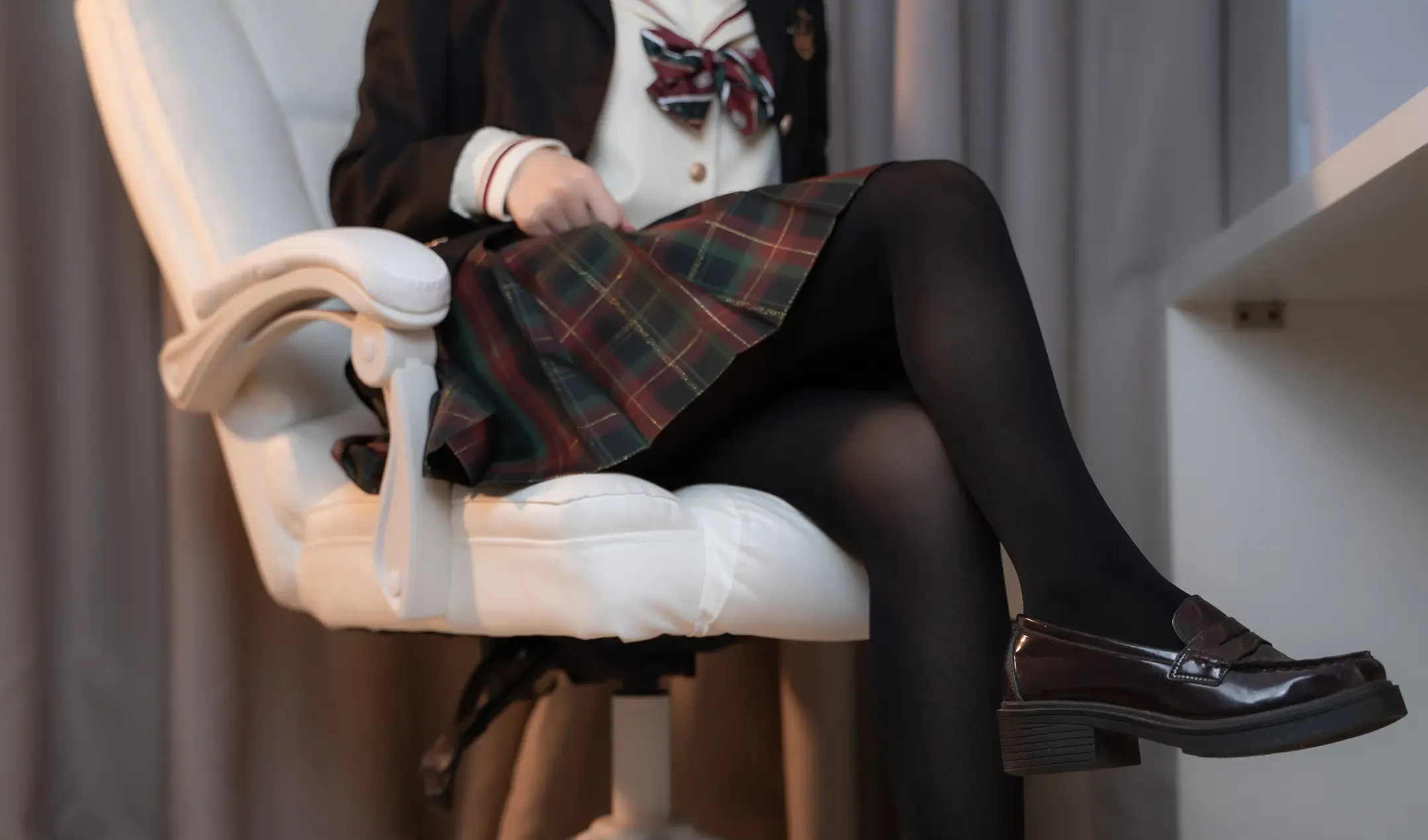 铃木美咲 现役JK的美脚连裤袜