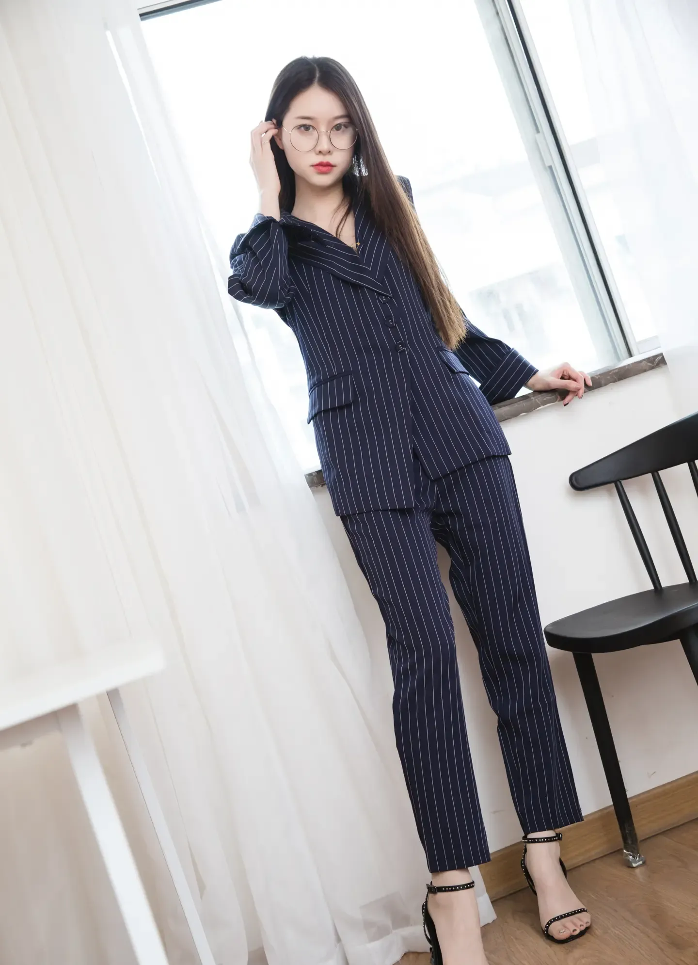Sia不吃鱼 条纹职业装