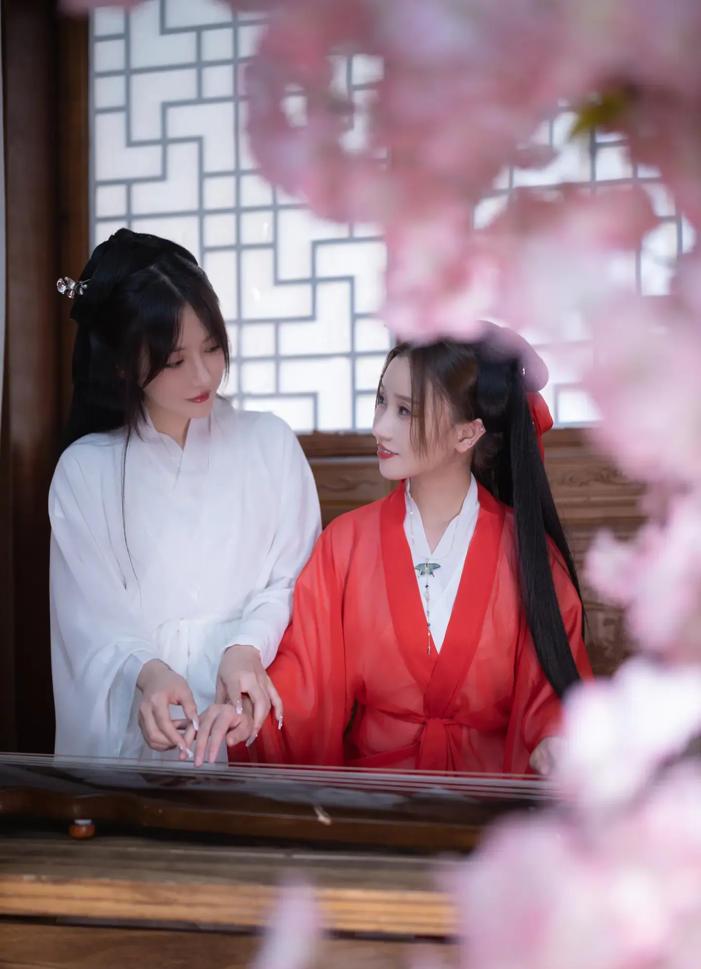 鱼子酱Fish 杏子 古风情欲百合 明姝