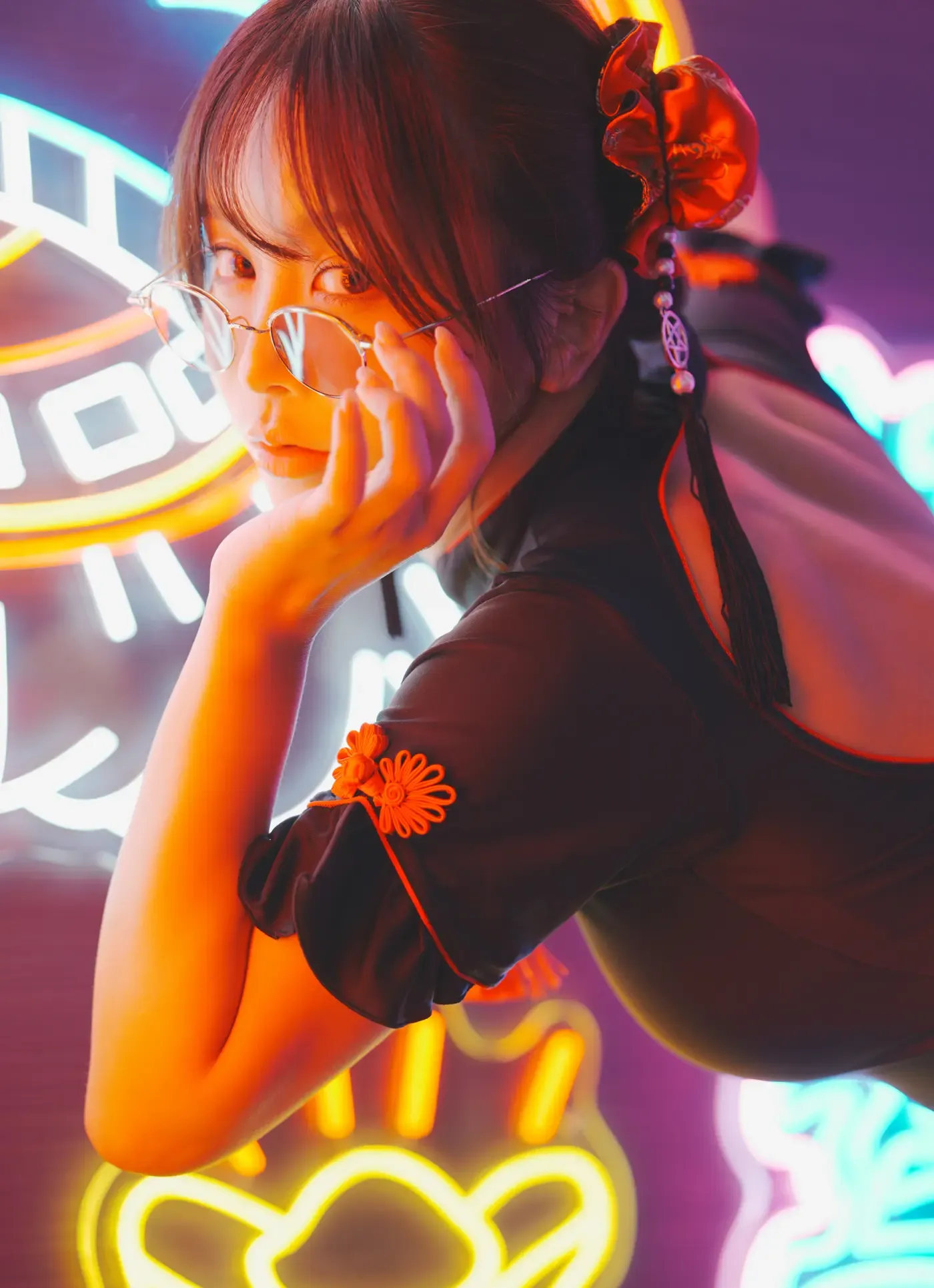 いくみ Fantia 20250717 Neon Chinese Dress