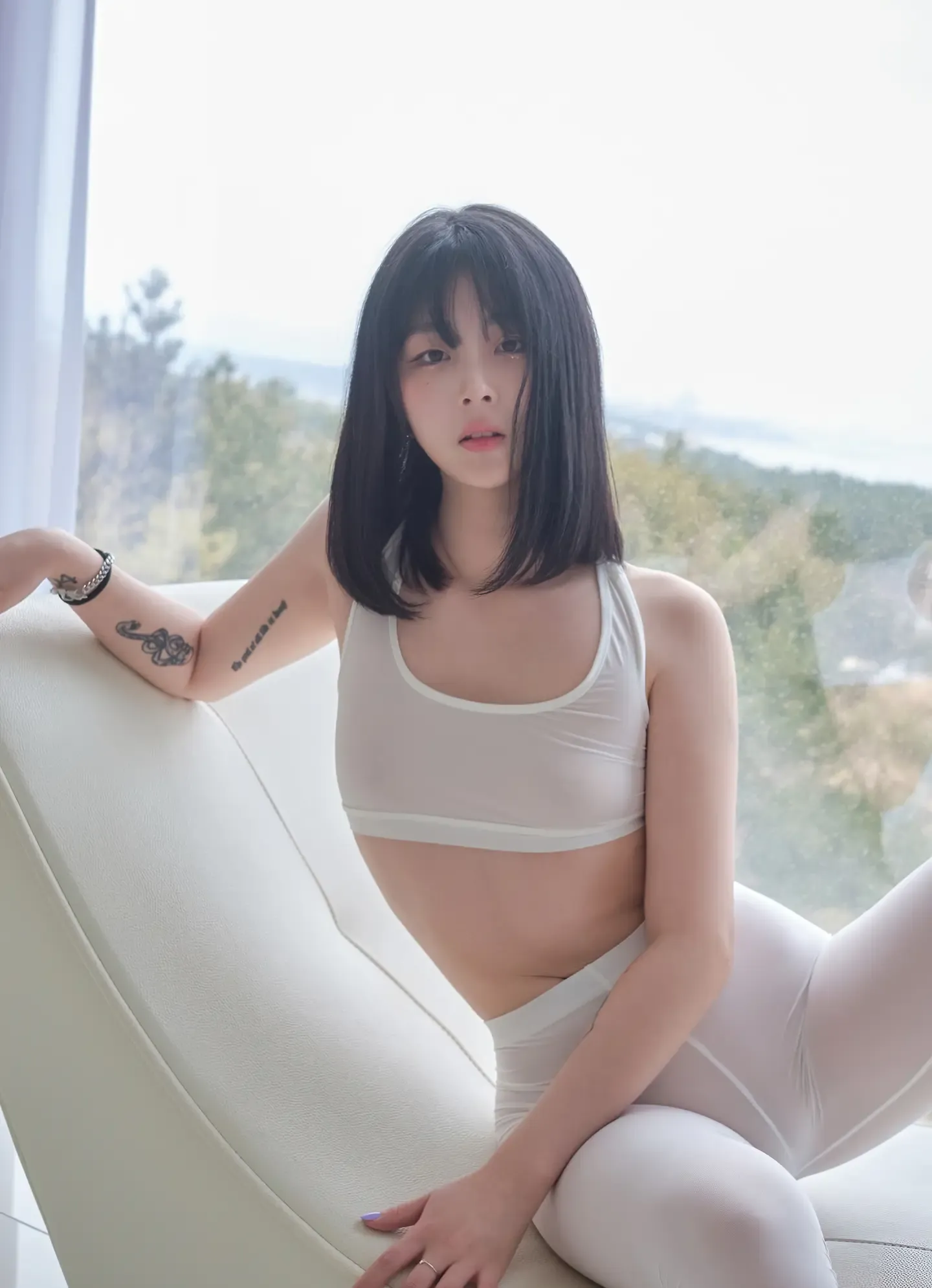 JangJoo 장주 ARTGRAVIA Vol.295