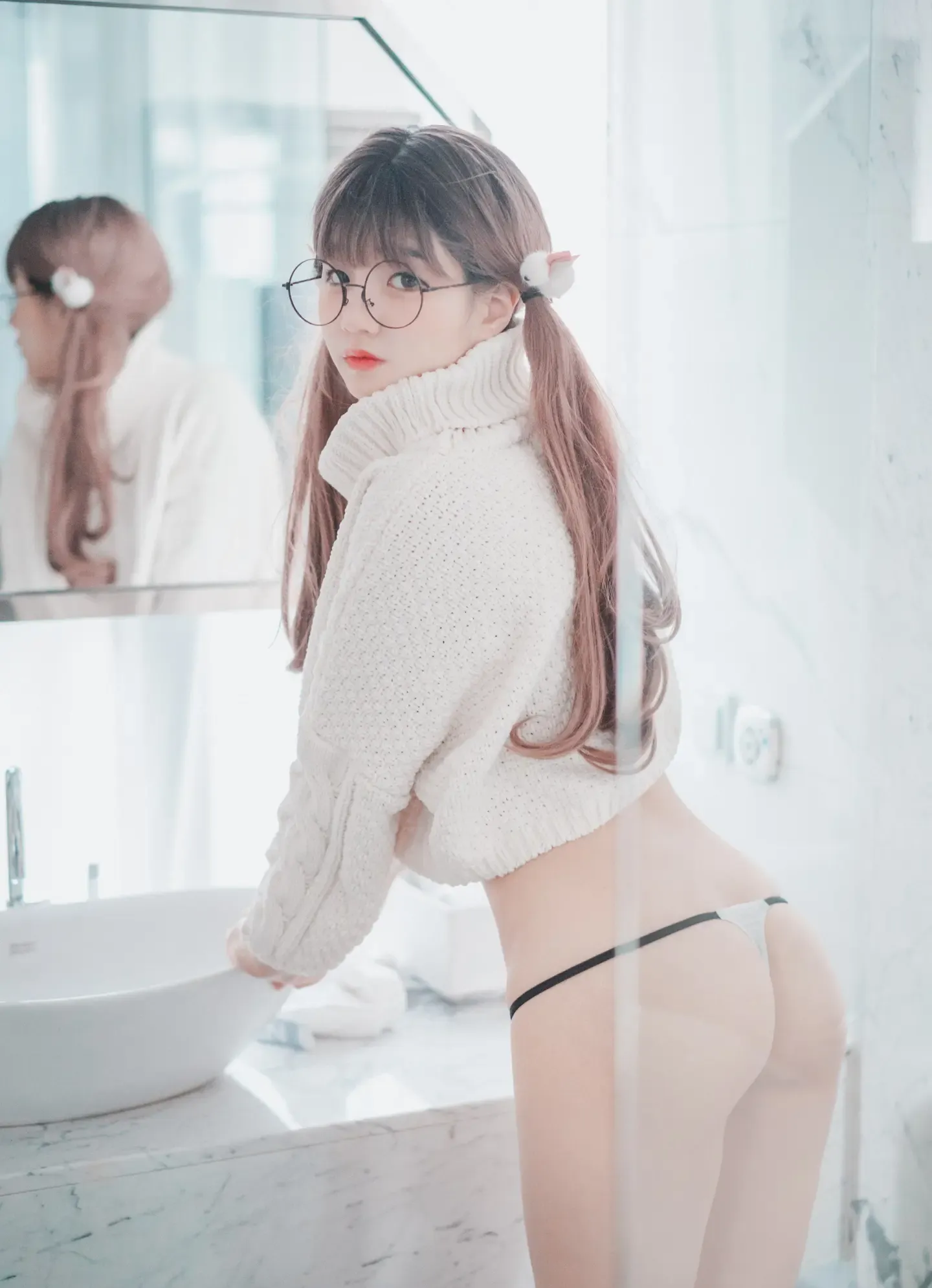 JeongJenny 정제니 DJAWA Loose and Tight White