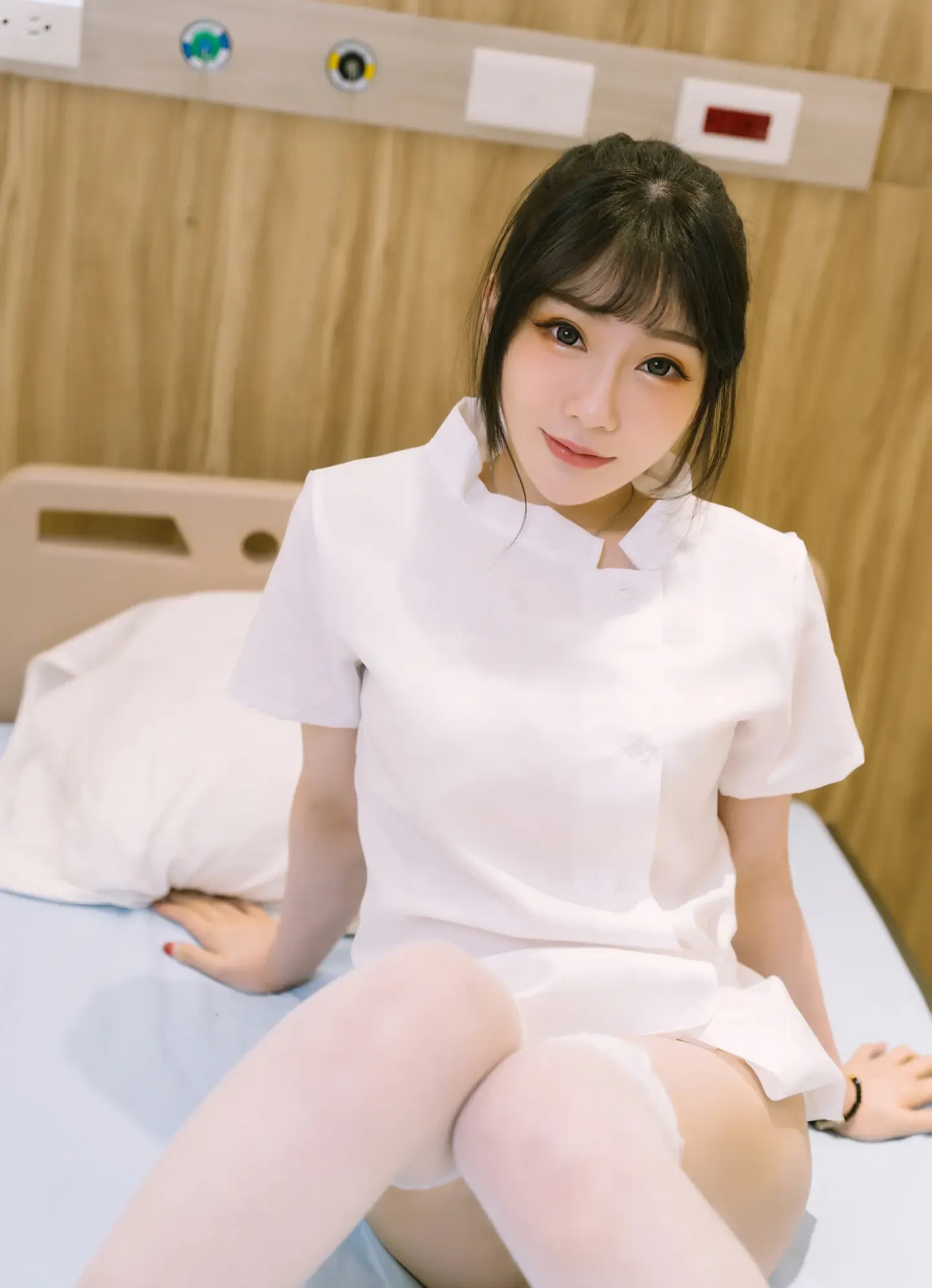 璃奈酱 性感俏護士