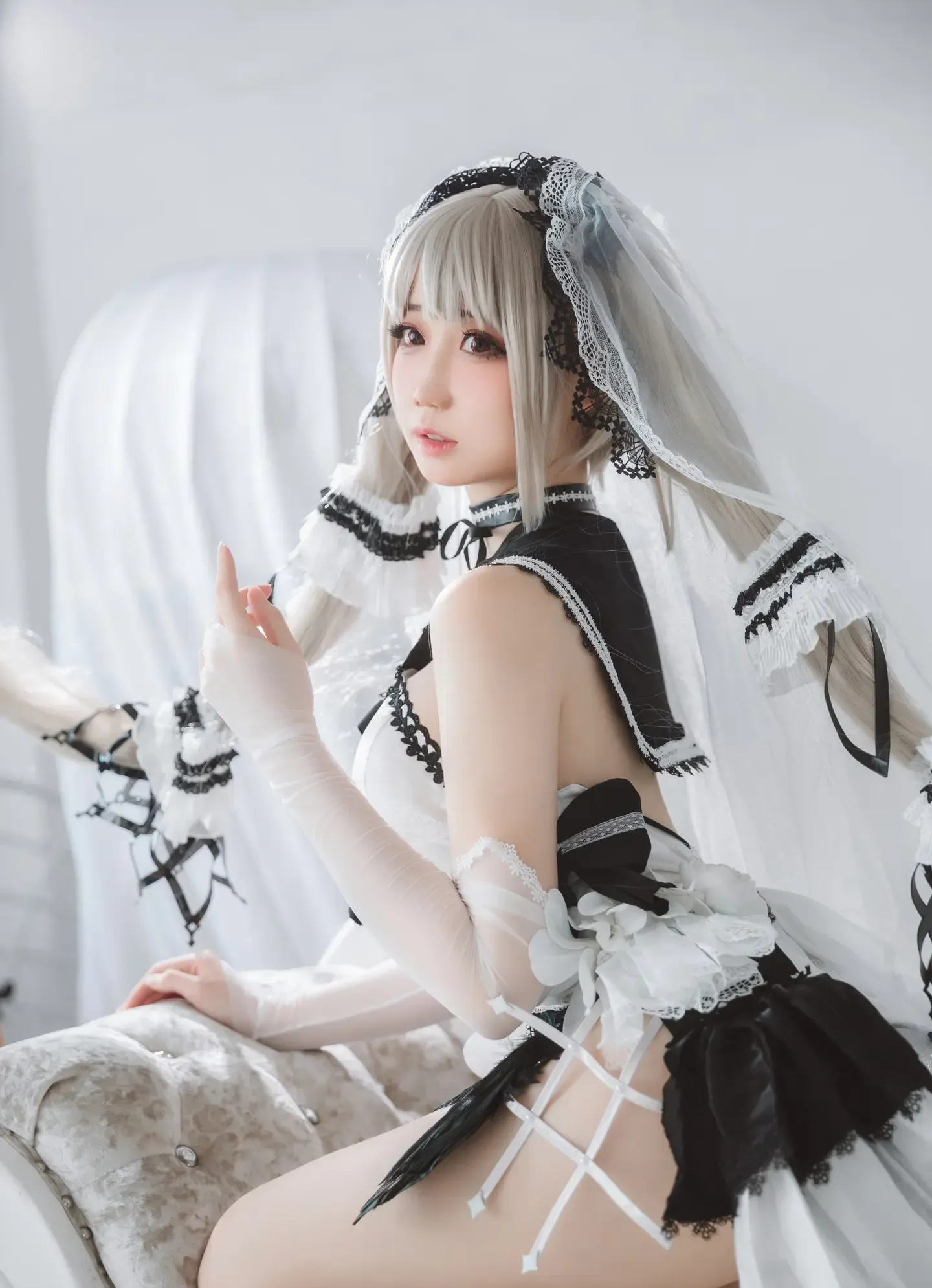 焖焖碳 可畏礼服