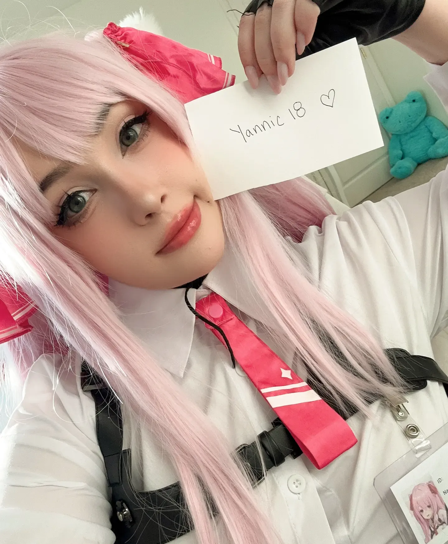 Junkenstein Yuni selfies