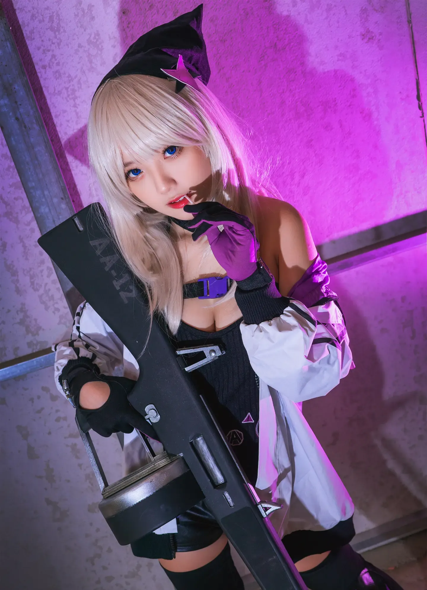 Messie AA-12