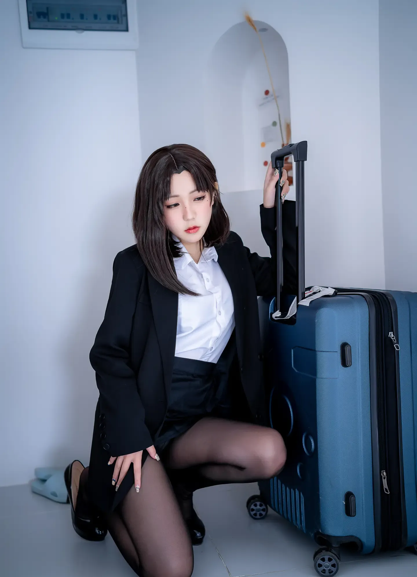 蓝小沂KiKi OL黑丝