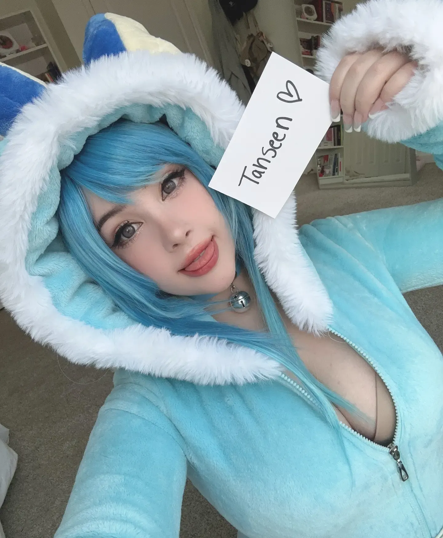 Junkenstein Vaporeon selfies