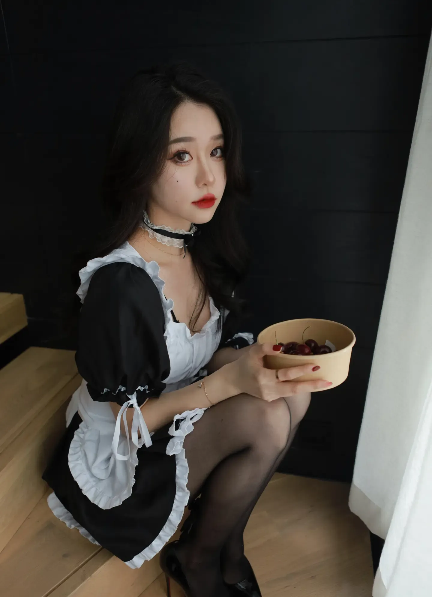 Sia不吃鱼 俏皮大奶女仆系列