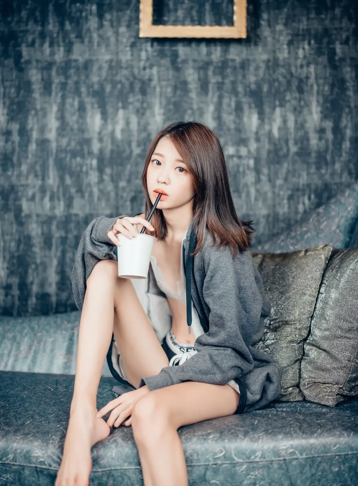 妍妍 強制拘留奴隸少女