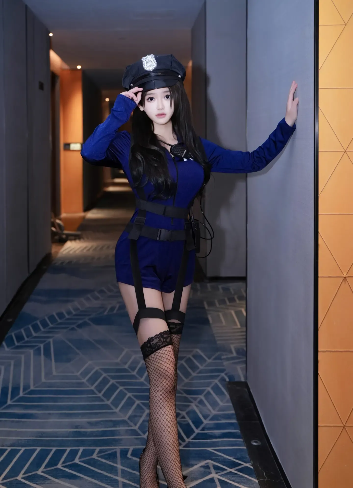 奶茶味的包子 女警制服