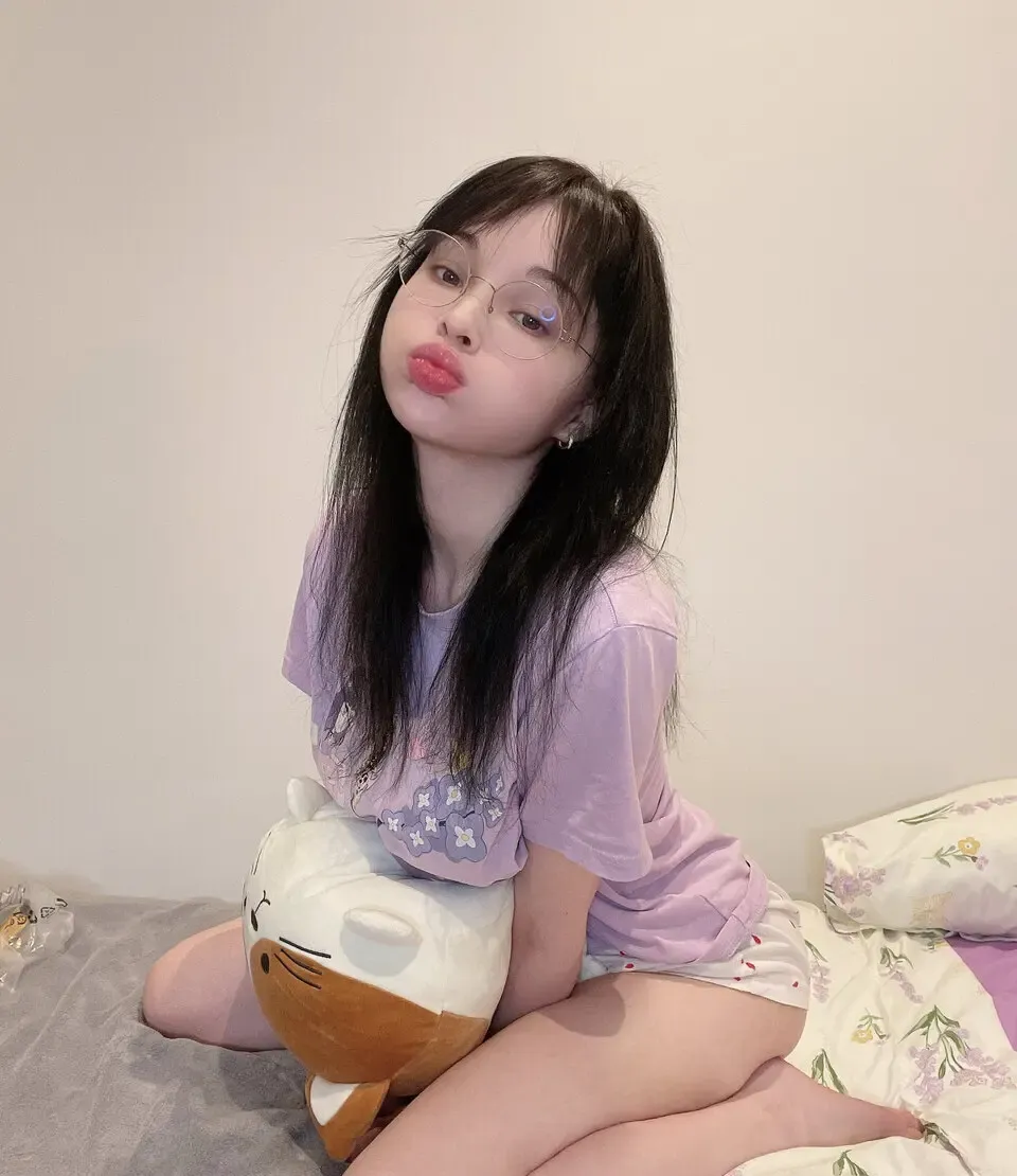 HidoriRose Casual Pikachu Girlfriend