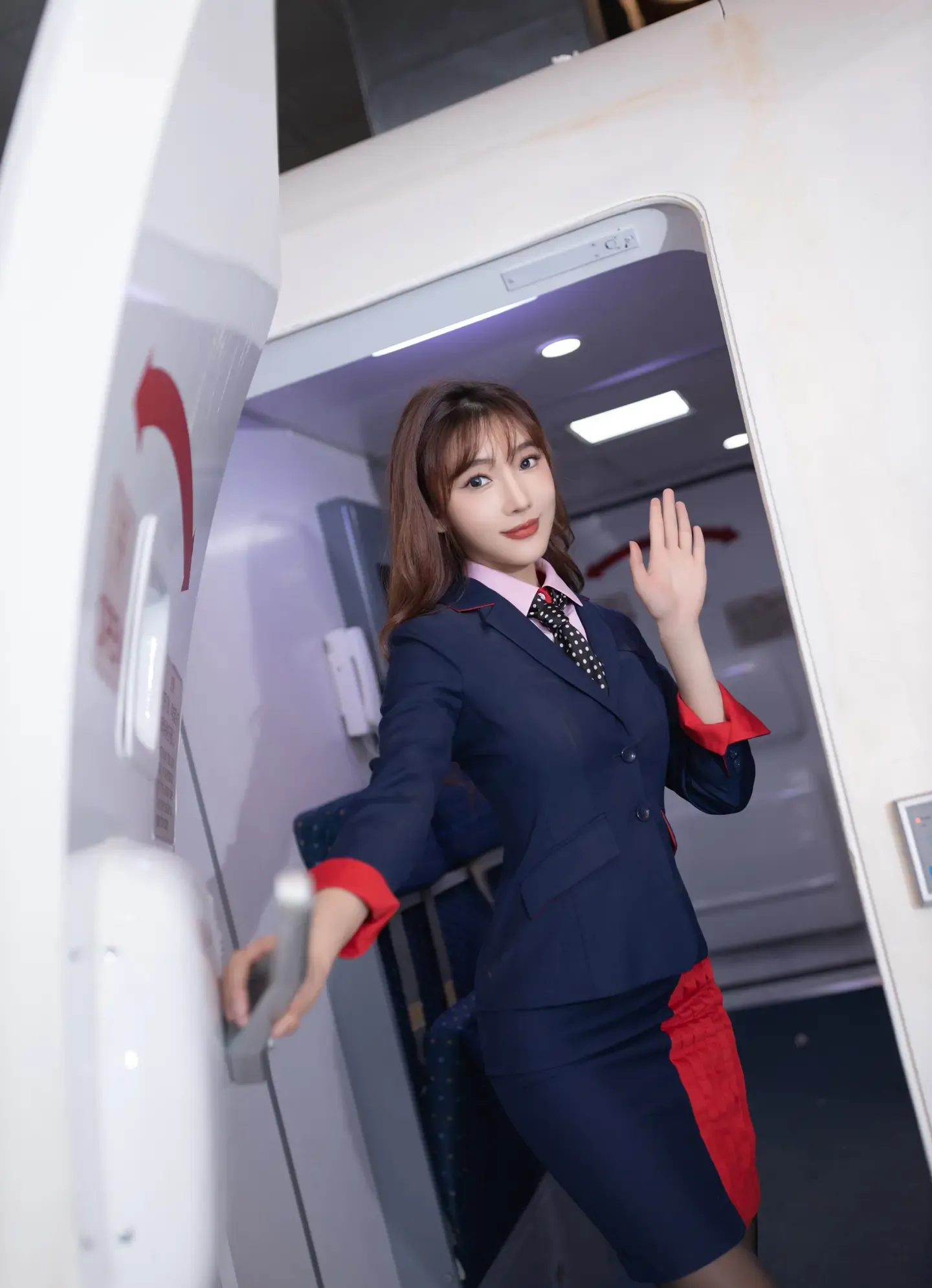 陆萱萱 粉色空姐制服