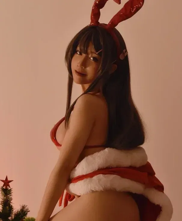 AinNguyen Xmas Bunny Senpai