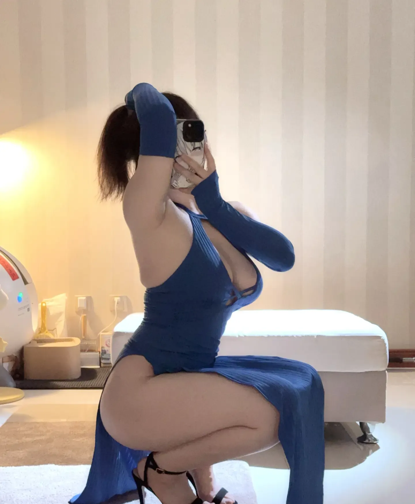 皮皮奶可可爱了啦 蓝色旗袍