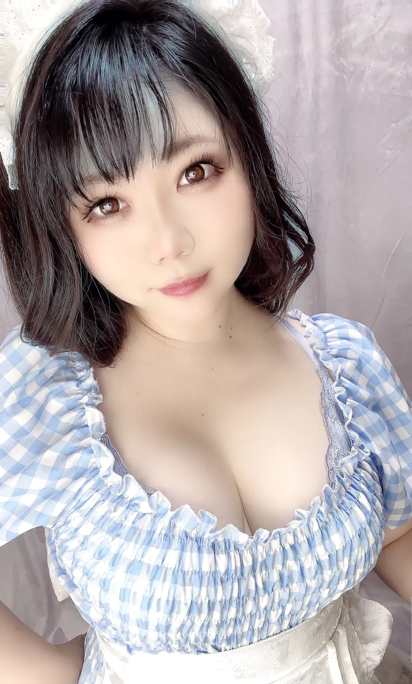 日暮りん ギンガムチェックのえちえちメイドさん