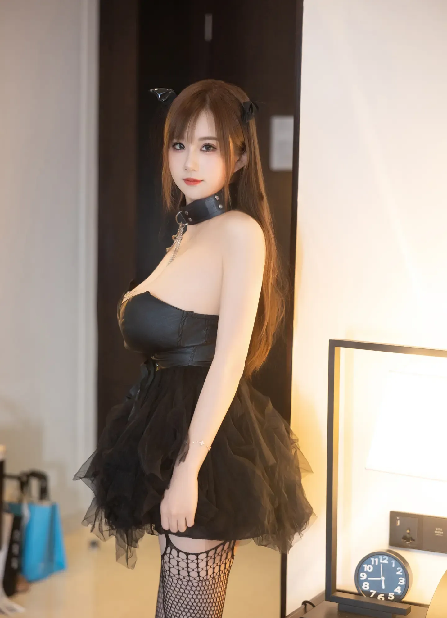 小肉肉咪 性感皮裙